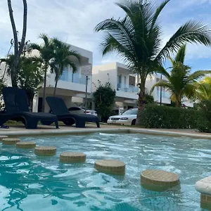 https://cozy-family-vacation-home-near-the-beach.tulum-hotels.net